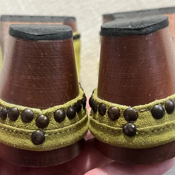 EUC Michael Kors Green Suede Clogs. Women's Size: 9. - Picture 10 of 12